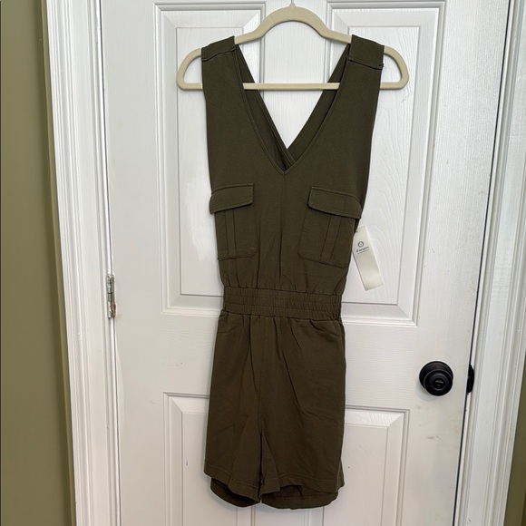Mono B Olive Green Sleeveless Romper - Picture 3 of 11
